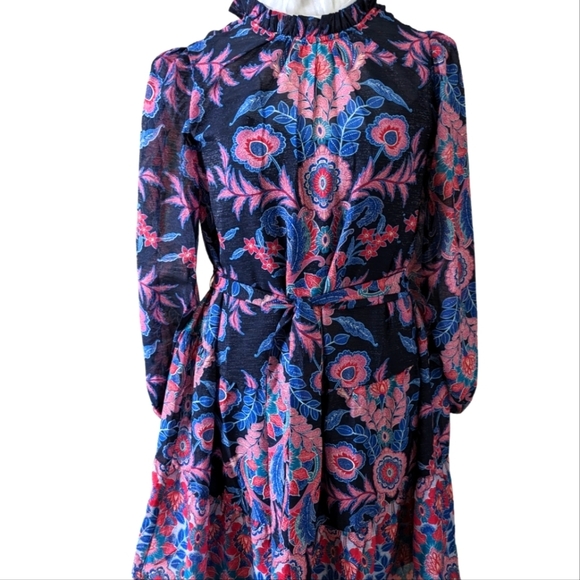 Metallic Paisley Ruffle Long Sleeve....Size 4 - Picture 2 of 9